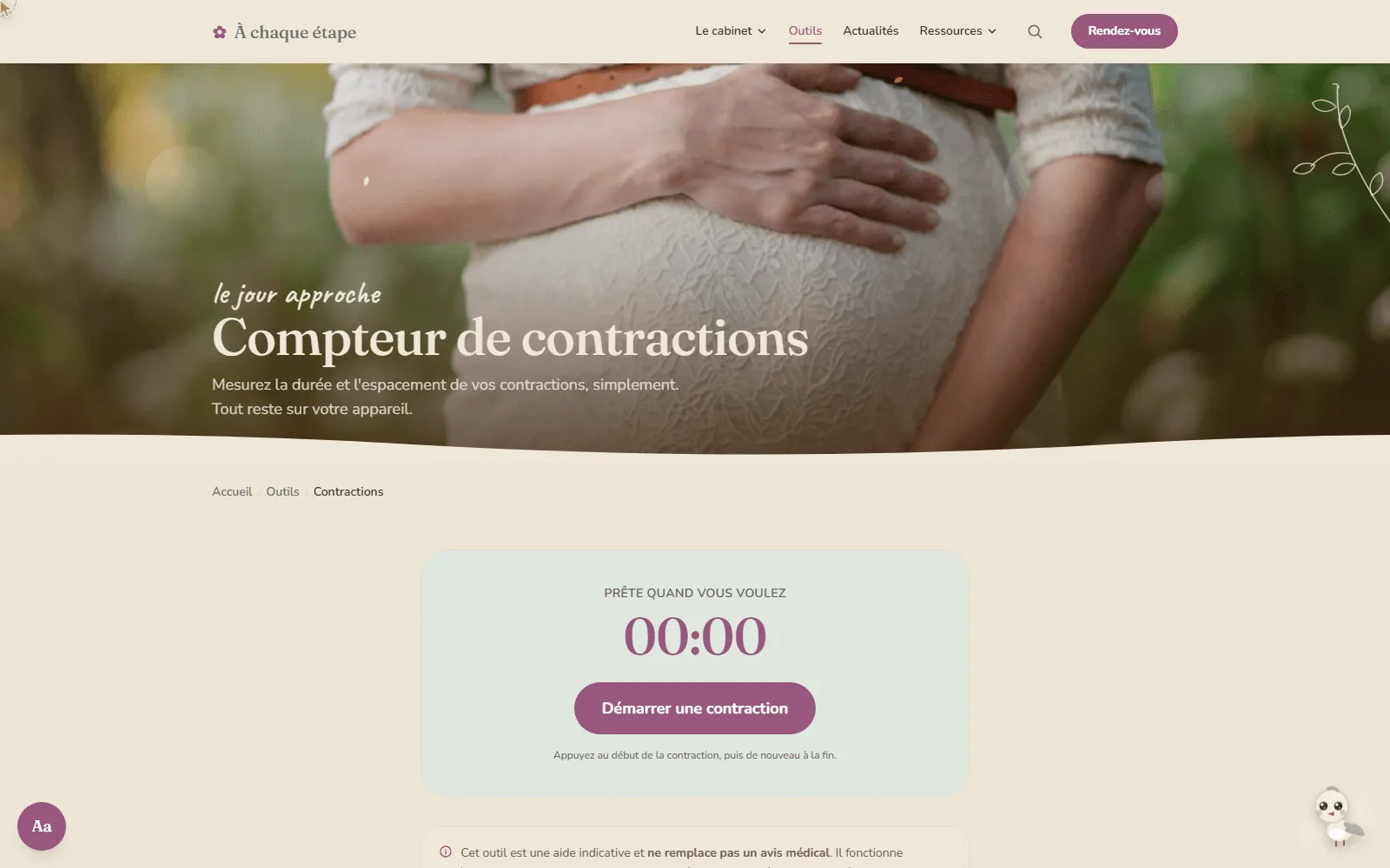 Le compteur de contractions : minuteur à zéro, bouton « Démarrer une contraction », et le rappel que l'outil est indicatif, sans remplacer un avis médical.